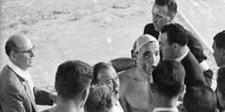 Ngjarjet e revolucionit: “Ervin Zador dhe sportistët hungarezë të përfaqësueses së waterpolit, u ndeshën me sovjetikët në ujin e përgjakur…”! / Artikulli i The Guardian, në tetor ‘56