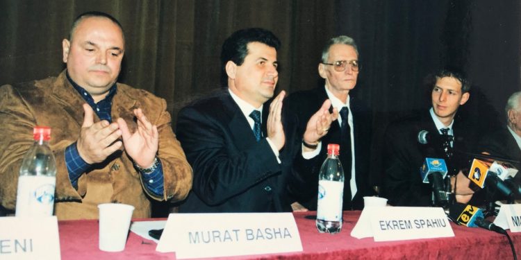 NJË JETË PËR SHQIPTARËT: 10 VJET PA MBRETIN LEKA I