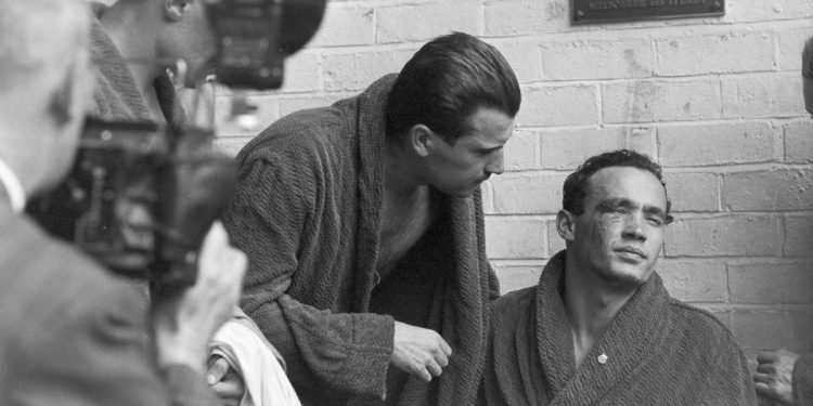 Ngjarjet e revolucionit: “Ervin Zador dhe sportistët hungarezë të përfaqësueses së waterpolit, u ndeshën me sovjetikët në ujin e përgjakur…”! / Artikulli i The Guardian, në tetor ‘56