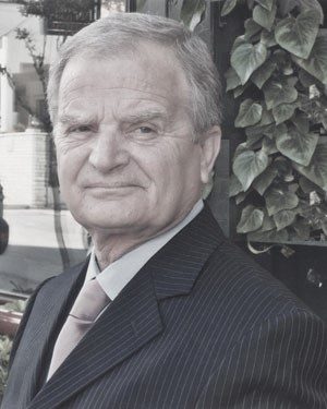 “Si i bënte hetuesi dhëndrit të Dashnor Mamaqit, sekretari i partisë së Institutit të Arteve, Fazlli Luarasi, duke i kërkuar… “/ Kujtimet e panjohur të ish-gazetarit të Radio-Tiranës