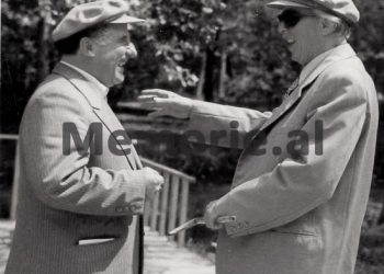 “Ditën e rrëzimit të monumentit të Enverit, nusja e djalit të Hekuran Isait erdhi në zyrën time dhe më tha….”/ Kujtimet e panjohura të ish-gazetarit të Radio-Tiranës dhe ‘RD’-së