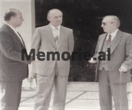 “Konfliktet me drejtorin e Arkivit të Shtetit, servilët që e mbrojtën dhe njeriu që më kërcënoi në Komitetin Qendror… “/ Kujtimet e panjohura të ish-gazetarit të Radio-Tiranës dhe ‘RD’-së