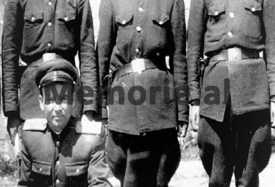 “Pëllumb Dishnica tha se në ‘Pallatin e Brigadave’ ku është kuzhinieri i Zogut, udhëheqësit me familjet e tyre…”/ Përgjimet e të internuarve në Ishullin e Zvërnecit