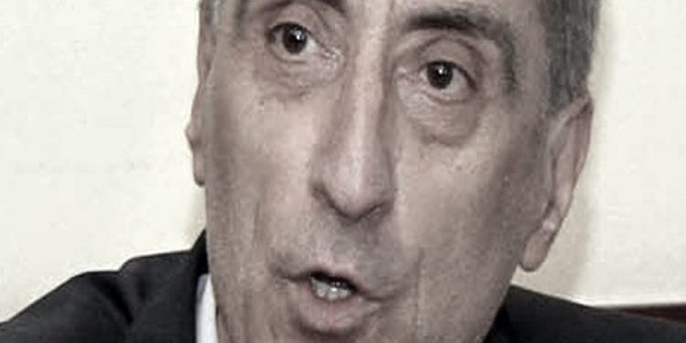 Dokumenti sekret: “Visar Zhiti është arrestuar, por në procesin e Kukësit, ai nuk i ka implikuar shokët dhe…”/ Zbulohen dosjet e ish-Sigurimit të Shtetit për dy poetët e shkrimtarët e njohur