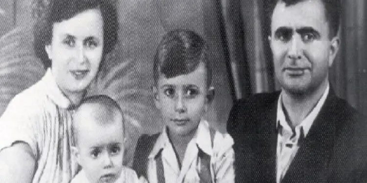 Historia e dhimbshme e disidentit komunist, që vuajti 32 vite burg: “Nuk pranoi të bënte autokritikë kur e thirri shoku Enver në zyrë dhe …”/ Zbulohet dosja sekrete e Sigurimit të Shtetit