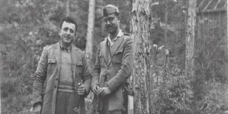 “Kur ai shkoi për tek shtëpia e Bedri Spahiut, i vetëm dhe pa roje, ne e kuptuam se….”/ Rrëfimi i Sofikës, gruas së Koçi Xoxes, për arrestimin e tij më 28 nëntor, ‘48