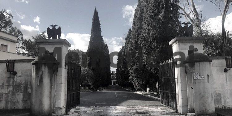 “Pëllumb Dishnica tha se në ‘Pallatin e Brigadave’ ku është kuzhinieri i Zogut, udhëheqësit me familjet e tyre…”/ Përgjimet e të internuarve në Ishullin e Zvërnecit