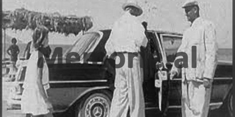 “Kolonel Iljaz Ahmeti, drejtor i Prapavijës së Ushtrisë, faktoi privilegjet e ‘Bllokut’ dhe i tha Enverit, mos…”/ Kujtimet e ish-ministrit pa portofol, të shkruara në Beograd