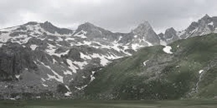 Historia e Ploshtanit në zonën e Kalasë së Dodës, e shkollës që u hap në vitin 1922 nën kujdesin e Hasan Prishtinës dhe mësuesit që shërbyen aty në 100 vjet të ekzistencës së saj