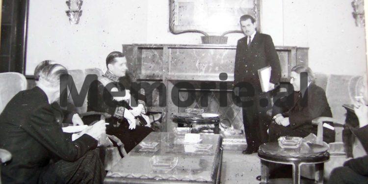 “Përse Enver Hoxha e lejoi gruan austriake të Omer Nishanit, që të largohej nga Shqipëria, pasi…”?! / Kujtimet e panjohura të ish-gazetarit të Radio-Tiranës dhe ‘RD’-së