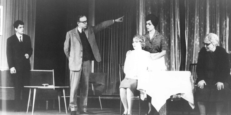 “Si arrita ta siguroja një ftesë për në takimin me Enver Hoxhën, ku oficerët e Sigurimit më kthyen, pasi…” !/ Kujtimet e panjohura të ish-gazetarit të Radio-Tiranës dhe ‘RD’-së