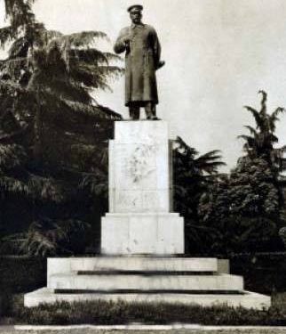 “Pas sulmeve që m’u bënë nga drejtori i Arkivit, Thoma Murzaku dhe servilët e tij, kolegët e punës,  më…”/ Kujtimet e panjohura të ish-gazetarit të Radio-Tiranës dhe ‘RD’-së