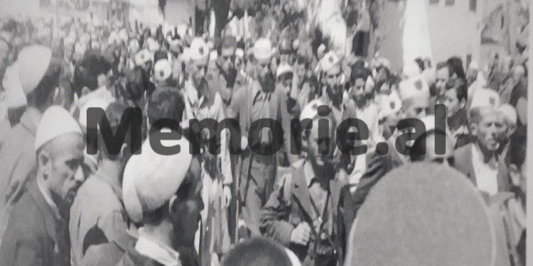 “Si u larguam nga Shkodra në nëntorin e ’44-ës me Abaz Kupin e Mit’hat Frashërin, pasi kishim paguar nga 10 napolona flori për…”/ Kujtimet e ish-ballistit nga Tirana