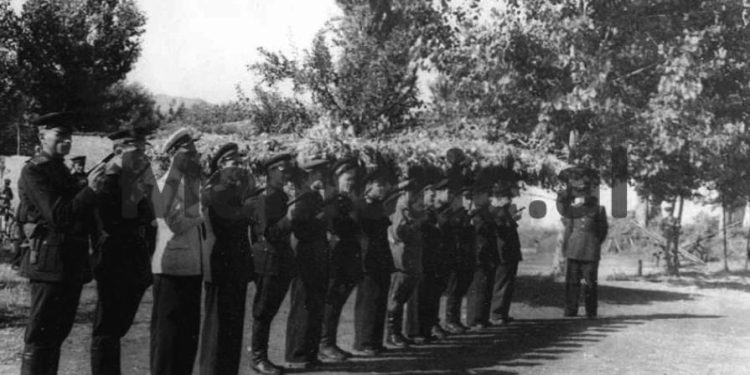 “Ju lutemi të shikohen nga Laboratori Qendror i Kriminalistikës, shënimet e koduara që Xhavit Qesja ka shkruar në librat që do i dërgonte…”/ Raporti i oficerit të Sigurimit