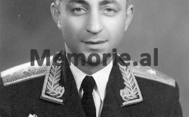 “Kadri Hoxha thotë se Dilaver Radëshi ka të shkruara 14 variante se si përmbyset kjo udhëheqje dhe Gjin Marku i tha…”/ Përgjimet në burgun e Burrelit në ’76-ën