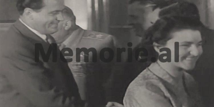 “Kadri Hoxha thotë se Dilaver Radëshi ka të shkruara 14 variante se si përmbyset kjo udhëheqje dhe Gjin Marku i tha…”/ Përgjimet në burgun e Burrelit në ’76-ën