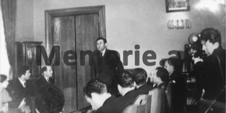 “Në Konferencën e Tiranës situata ishte e elektrizuar, jugosllavët na e bënë mëndjen çorbë; të njëjtin person tani e shikoje në “Dajti” dhe më pas te…”/ Përgjimet e “Vëzhguesit” për të internuarit e Zvërnecit