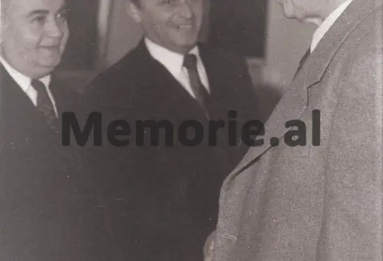 “Sofo Lazri, ishte i dashuruar marrëzisht me vetveten dhe sa shpirtzi, po aq cinik e mashtrues, njeri i prapaskenave, tepër i rrezikshëm për…”/ Kujtimet e panjohura të ish-gazetarit të Radio-Tiranës dhe ‘RD’-së