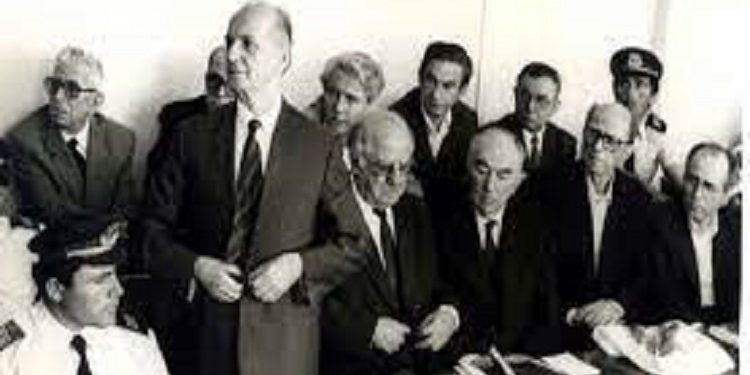 “Kur Adil Çarçanit i treguan listën me emrat nga sektori i naftës që do arrestoheshin si sabotatorë, ai tha… “/ Kujtimet e panjohura të ish-gazetarit të Radio-Tiranës dhe ‘RD’-së