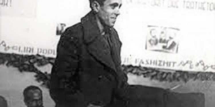 “Gjovalini tha se Nako Spiro ishte feminist i madh, te ditëlindja e tij shkoi e dashura e Nakos, e cila u deh me raki dhe u shtri…”/ Përgjimet e “Vigjëlentit” në Ishullin e Zvërnecit