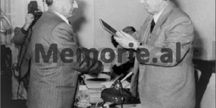 “Është përhapur në të gjithë Shqipërinë, sikur Hysni Kapo s’ka vdekur nga kanceri, por e kanë vrarë me urdhër të..…”/ Plenumi i V-të, tetor ‘82   kur “kryqëzohej” Kadri Hazbiu!