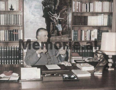 “Një ditë, Kadriu më pyeti; more shoku Enver, mos rri më në atë vend të studios në shtëpi, pasi ndonjë me pushkë…”/ Plenum i 5-të, tetor ’82, kur “kryqëzohej” ministri Hazbiu