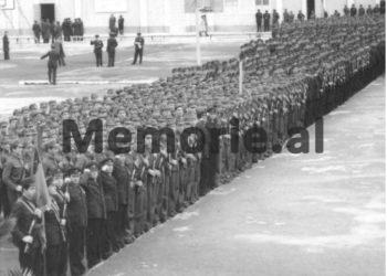 Dritëro Agolli’s accusation: “Where is the sincerity here, to make such a cane and…” / 5th Plenum, when Enver showed them during the meeting, the weapon with the binoculars with which Mehmeti would kill him!