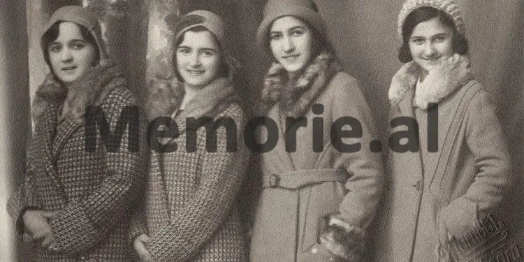 Fotot e panjohura/Nga miqtë e tij të ngushtë, Luigj Gurakuqi e Padër Gjergj Fishta, te i vëllai, Dom Mikeli, motrat Margerita e Antonieta dhe …”/ Imazhet e rralla të Ernest Koliqit