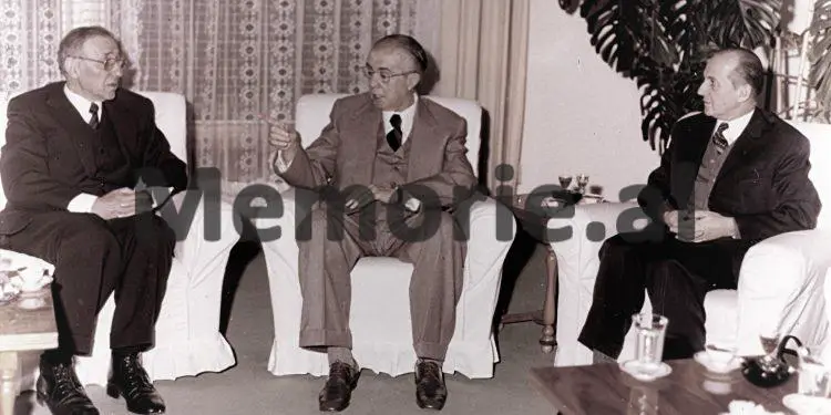 Zbulohet dosja e bujshme e “Thikave”, me ambasadat e huaja në Tiranë në ’80-ën, që solli “ftohjen” e Enverit me Mehmetin! Dëshmia e Neshat Tozajt
