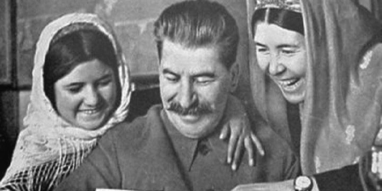 Filmi sovjetik “Djemtë e gëzuar” i vitit 1934 dhe Stalini, përballë Festivalit të 11-të të Këngës në RTSH dhe Enver Hoxhës!