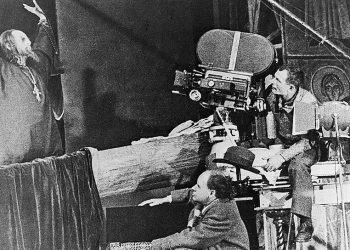 Filmi sovjetik “Djemtë e gëzuar” i vitit 1934 dhe Stalini, përballë Festivalit të 11-të të Këngës në RTSH dhe Enver Hoxhës!