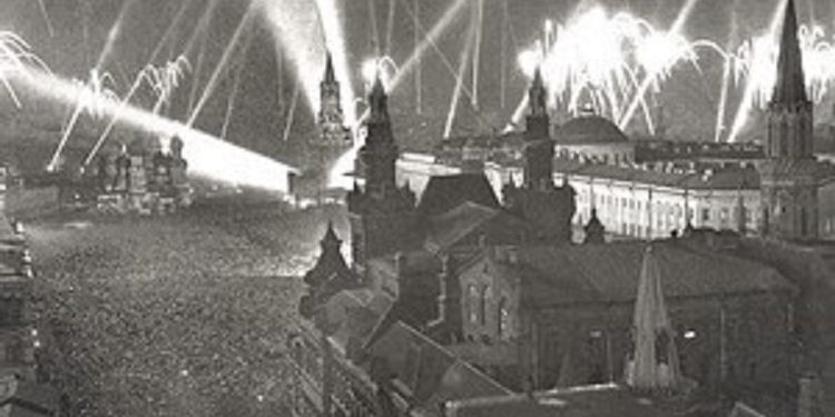 Filmi sovjetik “Djemtë e gëzuar” i vitit 1934 dhe Stalini, përballë Festivalit të 11-të të Këngës në RTSH dhe Enver Hoxhës!