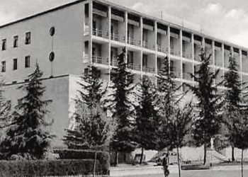 “E pandehura Prendushe , donte të shkaktonte prishjen e marrëdhënieve diplomatike të Shqipërisë me…”/ Si i çau fshesaxhija 24 gomat e automjeteve të ambasadave, në tetor 1980?