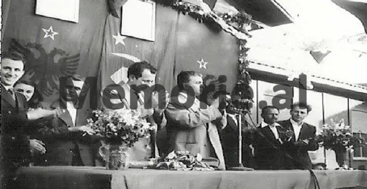 “Tuk Jakova është në dijeni se ndiqet nga organet tona, pasi në Qytetin ‘Stalin’, ai i tha bashkëpunëtorit ‘Nuredini’, se Sigurimi…”/ Raport-survejimi, Berat, 1955