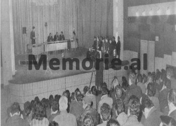 “E pandehura dënohet me 15 vite burg e 5 vite internim, për krimin e provokimit të luftës e prerjes së marrëdhënieve diplomatike të …”/ Burgosja e fshesares që çau gomat e automjeteve “CD”