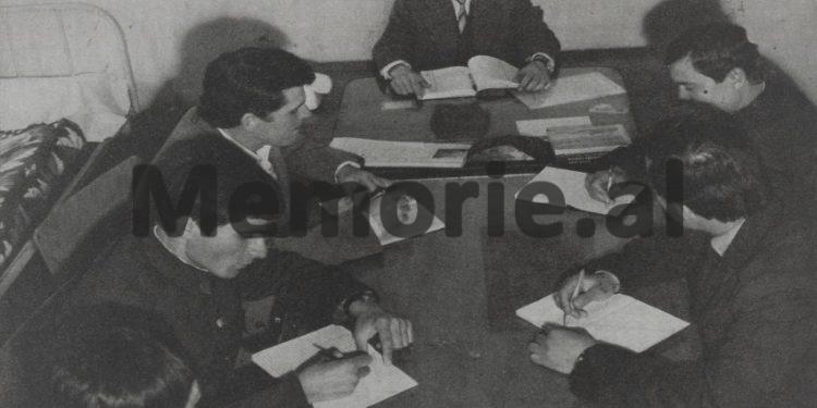 “Neshat Tozaj refuzoi të bënte riekspertimin, kurse hetuesi Sokol Koleka, thirri si ekspert…”/ Dokumentet e “Thikave” të ambasadave në ’80-ën që ‘përplasën’ Enverin me Mehmetin!