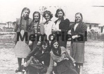 “Ju tregoj persekucionin e grave dhe vajzave martire në regjimin komunist të Enver Hoxhës, ku…”/ Historitë tragjike të rrëfyera nga Fatbardha Mulleti Saraçi