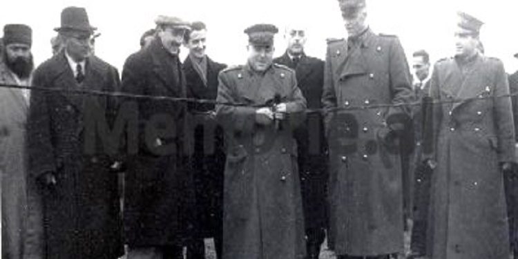 “Tuk Jakova është në dijeni se ndiqet nga organet tona, pasi në Qytetin ‘Stalin’, ai i tha bashkëpunëtorit ‘Nuredini’, se Sigurimi…”/ Raport-survejimi, Berat, 1955