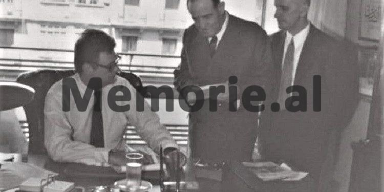 Mbreti Leka I në zyre 1972