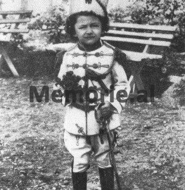 “Esat Pash Toptani, një nga figurat më të paskrupullta në historinë shqiptare, guxoi…”/ Libri i suedezit që vizitoi Shqipërinë në 1935-ën