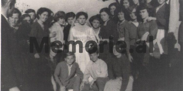 “Në Berat, komandanti i kampit, kapiten Pandi Anastasi, abuzonte me vajzat e internuara, duke…”/ Rrëfimi i Kristina Mark Gjomarkaj