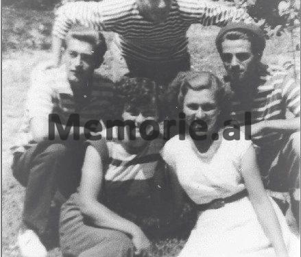 “Në Berat, komandanti i kampit, kapiten Pandi Anastasi, abuzonte me vajzat e internuara, duke…”/ Rrëfimi i Kristina Mark Gjomarkaj