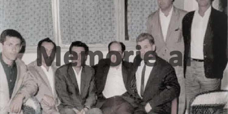 “Na tregoni letrën që shoku Hysni i’a ka dërguar Mehmet Shehut në 1975-ën, ku i thotë për Kadrinë…”/ Mbledhja e Byrosë, shtator ’82