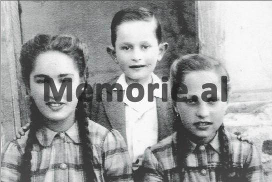 “Në Berat, komandanti i kampit, kapiten Pandi Anastasi, abuzonte me vajzat e internuara, duke…”/ Rrëfimi i Kristina Mark Gjomarkaj