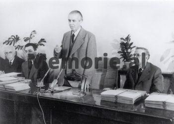 “Unë e dhashë aprovimin për fejesën e djalit, Skënderit, me vajzën e prof. Turdiut, duke u nisur nga…”/ Autokritika e dytë e Mehmet Shehut, 12 nëntor ‘81