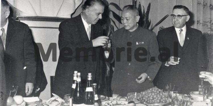 “Mehmet, e lexova autokritikën tënde, por unë kam biseduar gjatë me ty dhe tani s’shoh ndonjë mundësi…”/ Dokumenti i panjohur, tetor’81