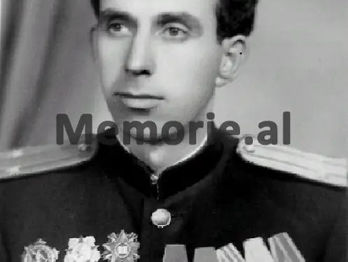 “Shoku Enver, ja po e lexoj unë platformën e Sigurimit që Kadriu u’a dha sovjetikëve, me emrat e agjenturës….”/ Diskutimi i Hekuran Isait në mbledhjen e Byrosë, shtator ‘82