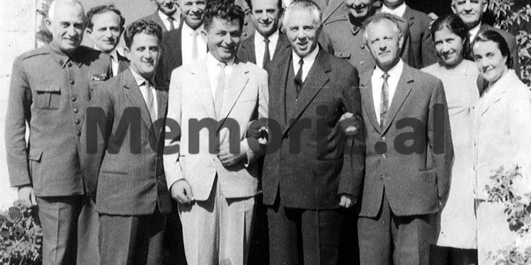 “Jo Sigurimi, por Partia zbuloi puçistët e Ballukut, sabotatorët e Këllezit, të artit e kulturës me Paçramin, Lubonjën e Kadarenë…”/ Dokumenti ‘Tepër sekret’, mbledhja e Byrosë, e ’82-it