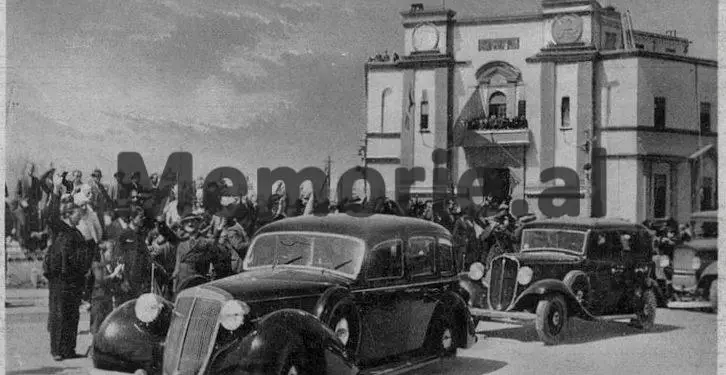 “Kur benzina u shtrenjtua, një shqiptari të squtë, i shkoi ndërmend të sjellë disa karroca kuajsh të përdorura italiane dhe…”/ Libri i suedezit që vizitoi Shqipërinë në ’35-ën