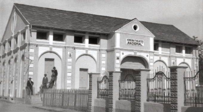 “Përveç kinemave, kafeve dhe dancit të egjiptianëve, Tirana nuk ka asgjë të ofroj, pasi ato të quajturat dëfrime europiane…”/ Libri i suedezit që vizitoi Shqipërinë në ’35-ën